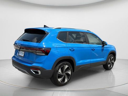 New 2026 Volkswagen Taos SE AWD/4WD image 6
