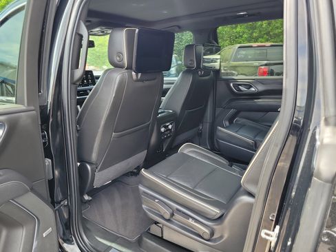 Used 2021 GMC Yukon XL SLT w/ SLT Premium Package AWD/4WD image 14