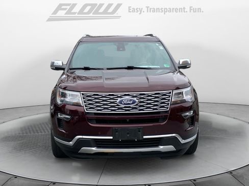 Used 2018 Ford Explorer Platinum image 2