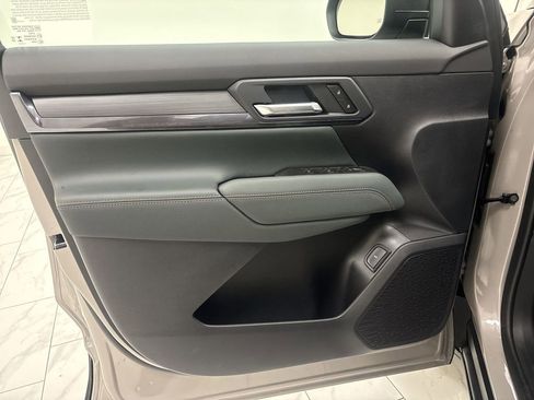 New 2026 GMC Terrain AT4 w/ LPO, Black Badging Package AWD/4WD image 23