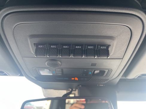 New 2025 Ford Bronco Badlands image 34