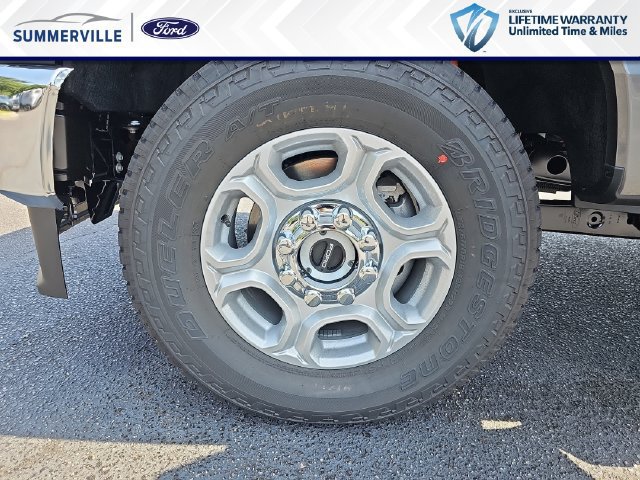 New 2026 Ford F250 XLT w/ FX4 Off-Road Package AWD/4WD image 32