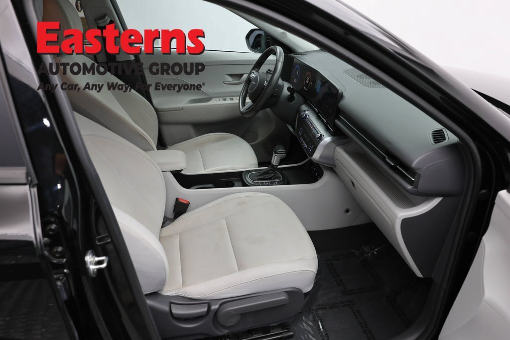 Used 2024 Hyundai Kona SEL FWD image 24