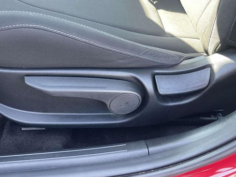 Used 2022 Hyundai Elantra SEL FWD image 17