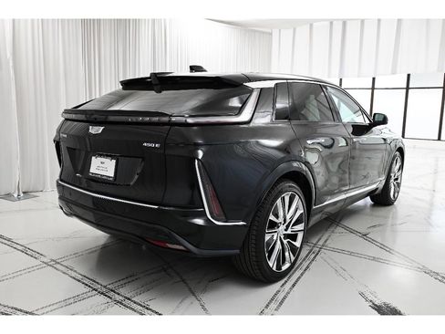 Used 2024 Cadillac Lyriq Luxury RWD image 7