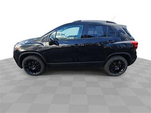 Certified 2021 Chevrolet Trax LT w/ Midnight Edition image 5