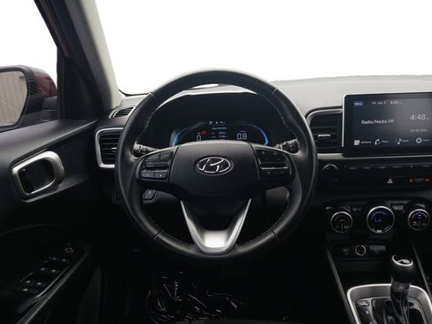 Used 2024 Hyundai Venue SEL FWD image 12