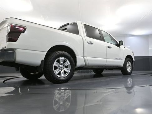 Used 2018 Nissan Titan SV AWD/4WD image 46