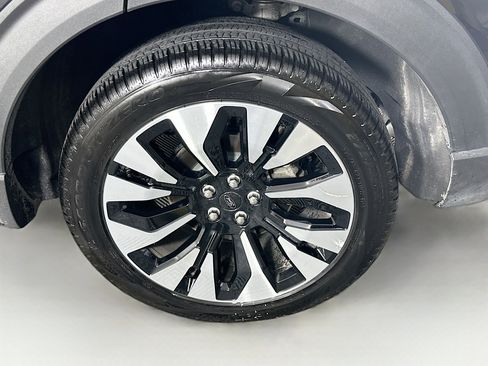 Used 2025 Ford Explorer Platinum w/ LUX Leather Package image 11