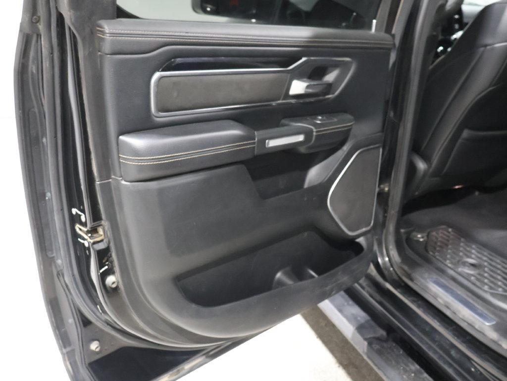 Used 2019 RAM 1500 Laramie AWD/4WD image 19