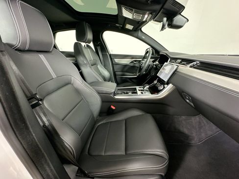 Used 2024 Jaguar XF R-Dynamic SE AWD/4WD image 43