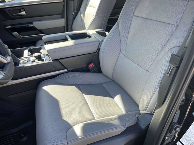 Used 2025 Toyota Tundra Limited AWD/4WD image 12