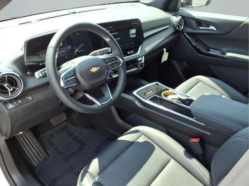 Used 2025 Chevrolet Equinox LT w/ Convenience Package II image 19