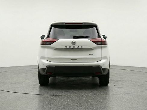 Used 2025 Nissan Rogue SV image 7