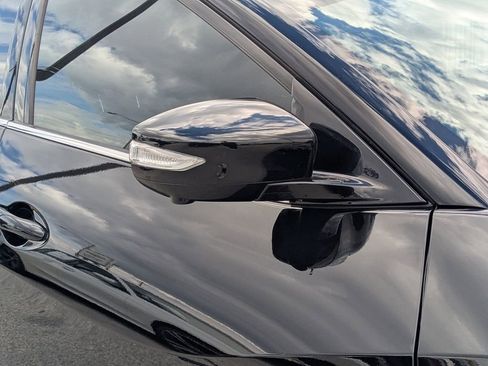 Used 2023 Nissan Maxima SR w/ Sport Mat Group image 9