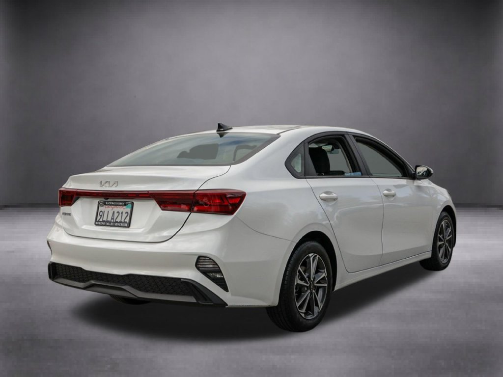 Used 2024 Kia Forte LXS FWD image 4