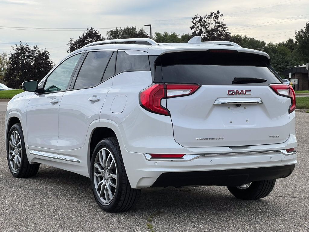 Used 2023 GMC Terrain Denali w/ Denali Premium Package AWD/4WD image 11