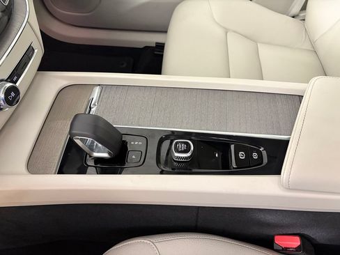 Used 2023 Volvo XC60 B5 Plus w/ Protection Package Premier FWD image 29