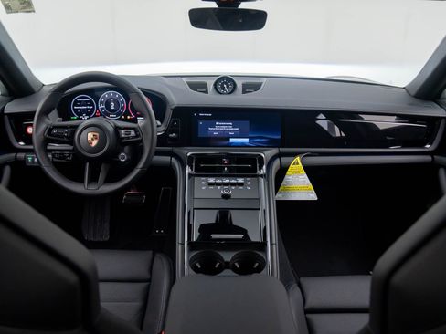 New 2026 Porsche Panamera 4 image 11