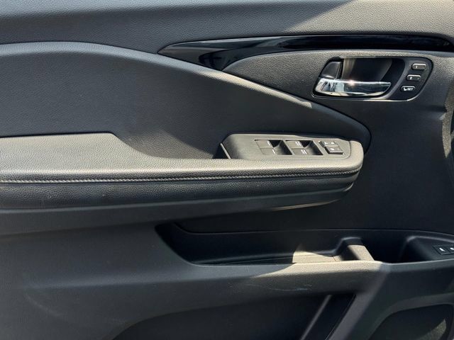 Used 2020 Honda Pilot Touring image 14