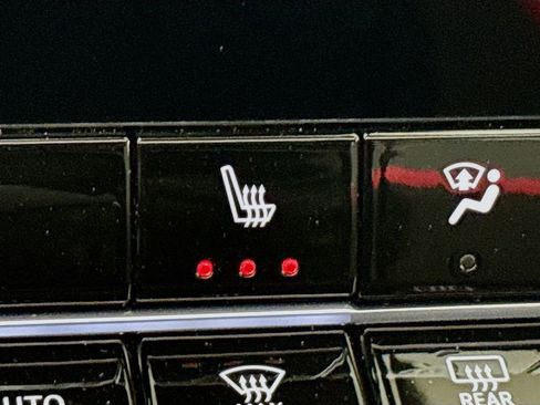 Used 2025 Chevrolet Colorado Z71 w/ Technology Package image 22