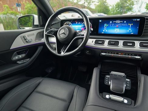 Used 2024 Mercedes-Benz GLS 450 4MATIC image 33