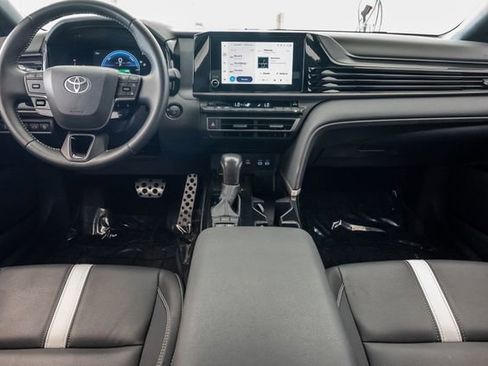 Used 2025 Toyota Camry SE FWD image 24