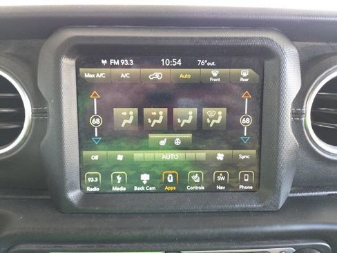 Used 2019 Jeep Wrangler Unlimited Sahara w/ Dual Top Group AWD/4WD image 13