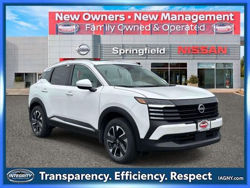 Used 2025 Nissan Kicks SV w/ SV Premium Package AWD/4WD image 1