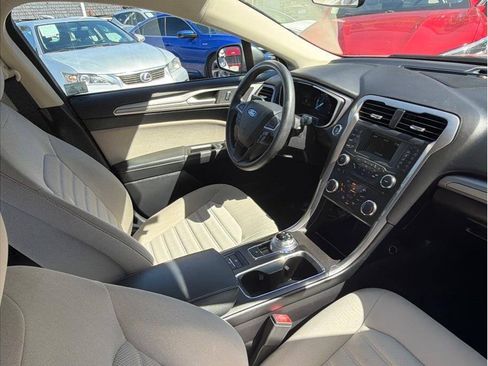 Used 2018 Ford Fusion S FWD image 6