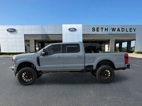 Used 2026 Ford F250 Platinum AWD/4WD image 4
