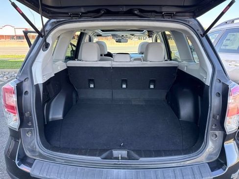 Used 2018 Subaru Forester 2.5i Premium AWD/4WD image 17