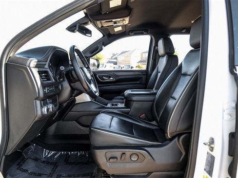 Used 2021 GMC Yukon XL SLT image 3