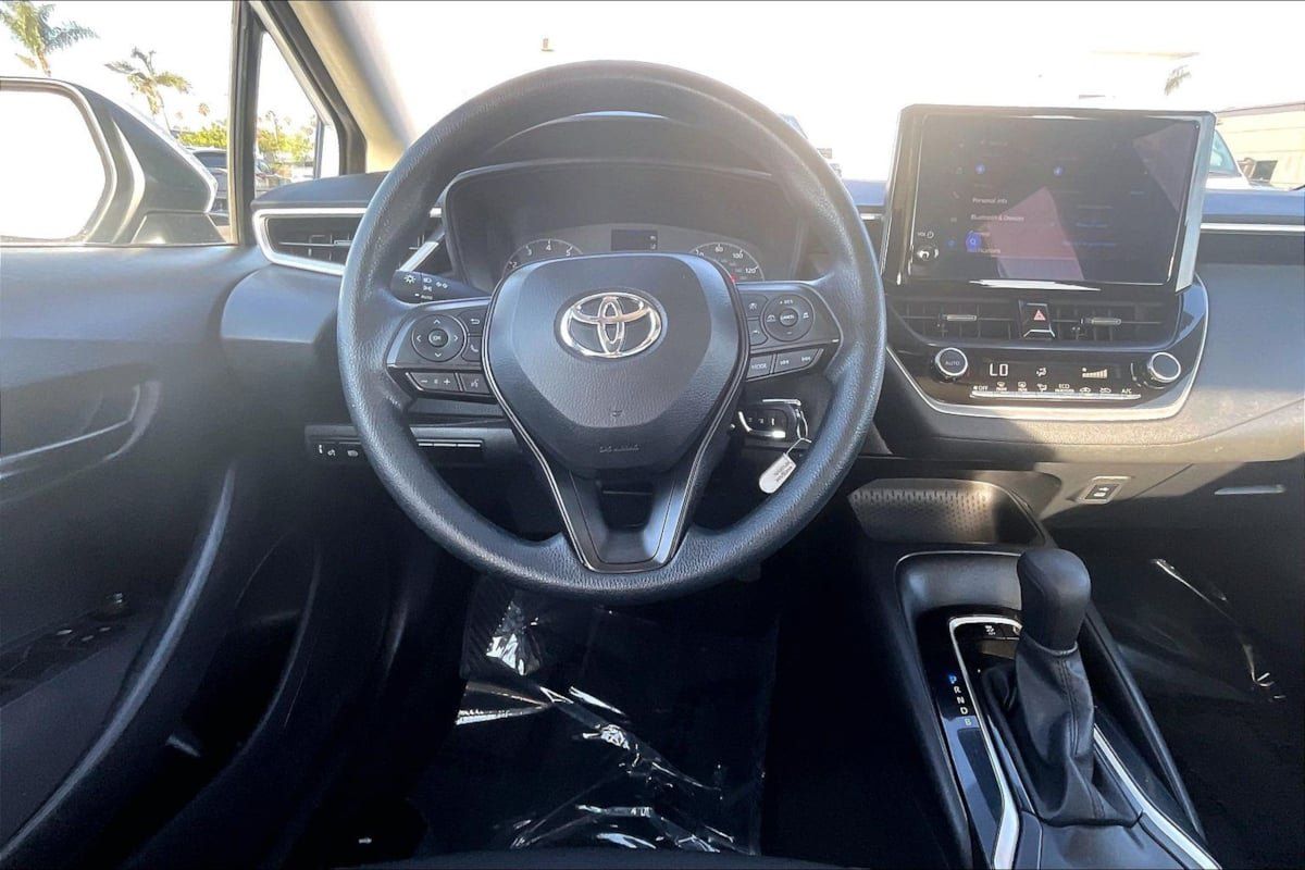 Used 2024 Toyota Corolla LE FWD image 5