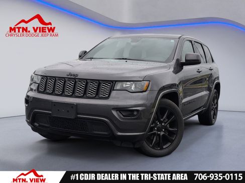 Used 2020 Jeep Grand Cherokee Altitude RWD image 1