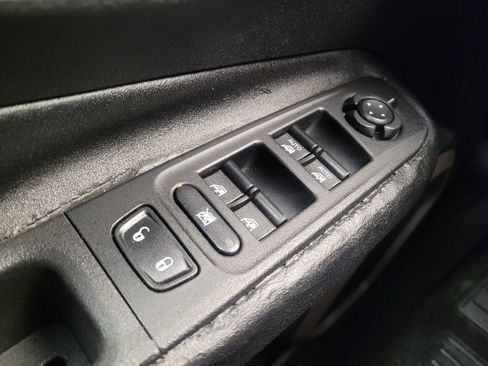 Used 2015 Jeep Renegade Limited image 27