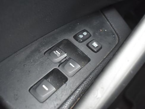 Used 2015 Hyundai Veloster RE:FLEX Edition image 17