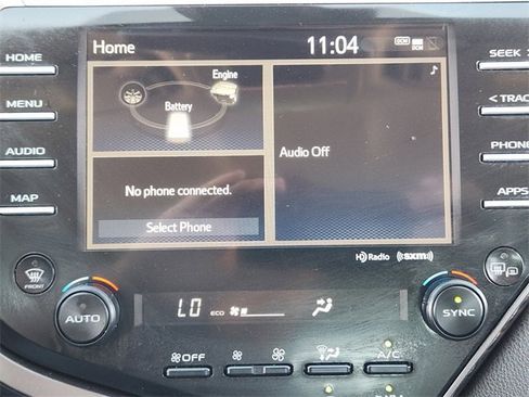 Used 2020 Toyota Camry XLE image 18