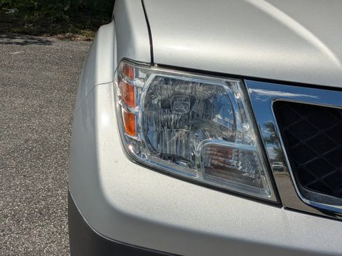 Used 2018 Nissan Frontier S RWD image 9