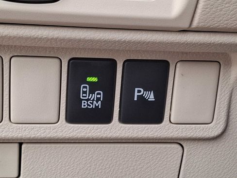 Used 2013 Lexus ES 300h image 24