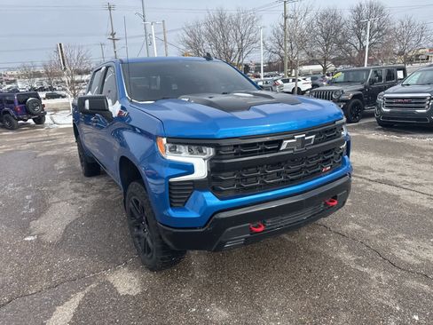 Used 2022 Chevrolet Silverado 1500 LT Trail Boss w/ LT Trail Boss Premium Package image 6