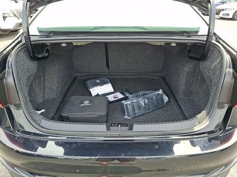 Certified 2024 Volkswagen Jetta SE w/ Black Wheel Package image 33