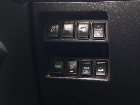 Used 2016 Nissan Rogue SV image 22