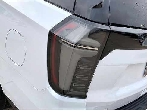 New 2026 Chevrolet Suburban High Country image 15