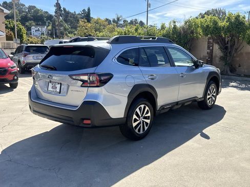 Certified 2025 Subaru Outback Premium image 4