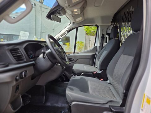 Used 2025 Ford Transit 250 Low Roof w/ Exterior Upgrade Package RWD image 18