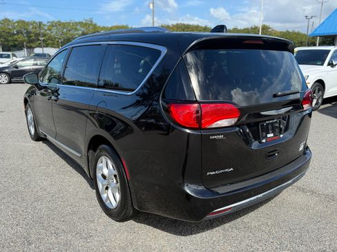 Used 2020 Chrysler Pacifica Limited w/ Advanced Safetytec Group image 9
