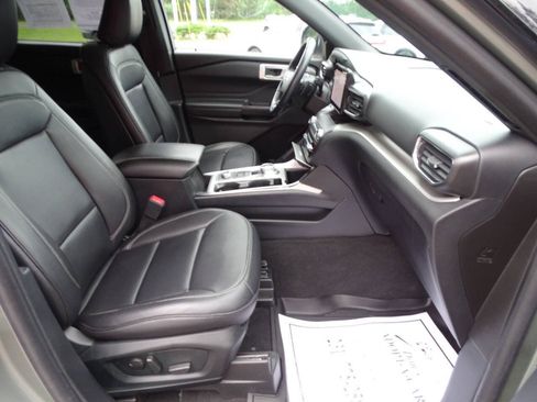 Used 2020 Ford Explorer AWD XLT w/ Equipment Group 202A image 53