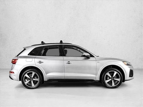 Used 2023 Audi Q5 2.0T Premium Plus w/ Premium Plus Package AWD/4WD image 4