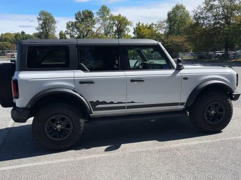 Used 2024 Ford Bronco Wildtrak image 7